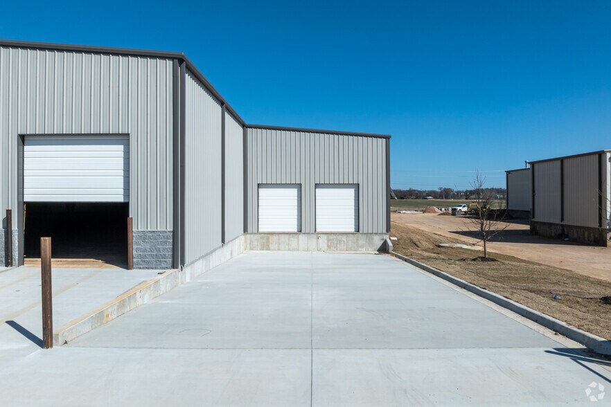 More Photos Of 432 Industrial Dr, Tontitown Industrial For Sale