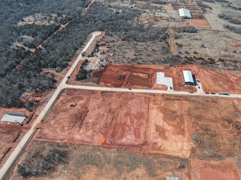 More Photos Of 451 Koloa Ave, Edmond Manufacturing For Sale