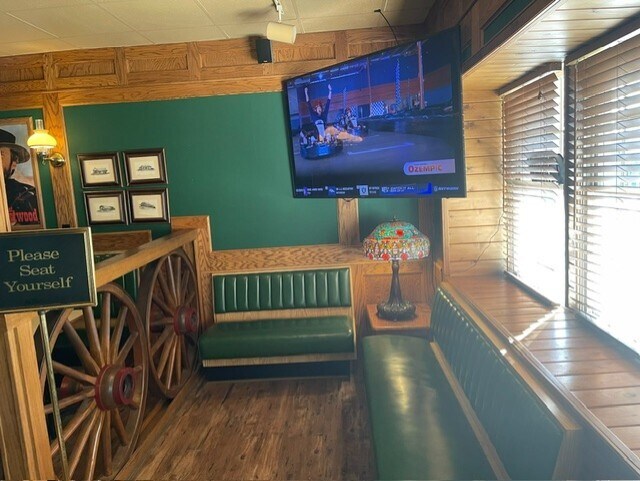 More Photos Of 102 N Saginaw St, Durand Restaurant For Sale