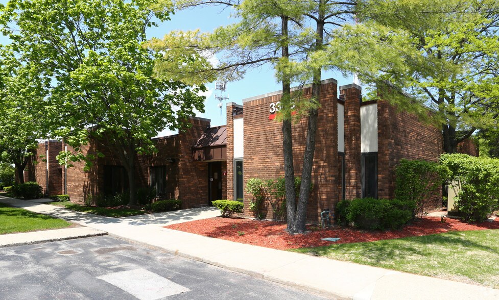 More Photos Of 3365 N Arlington Heights Rd, Arlington Heights Unknown For Lease