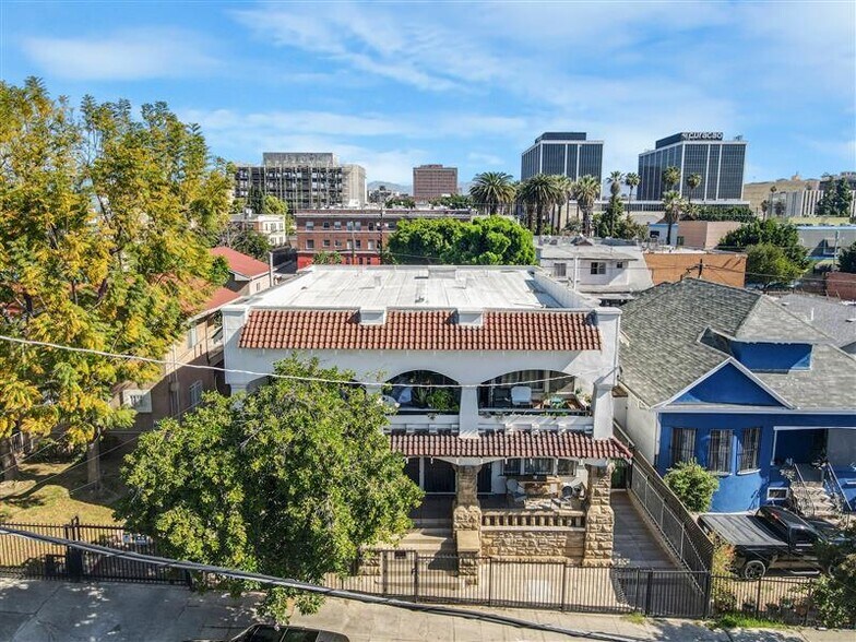 More Photos Of 1651 W 11th Pl, Los Angeles Apartments For Sale