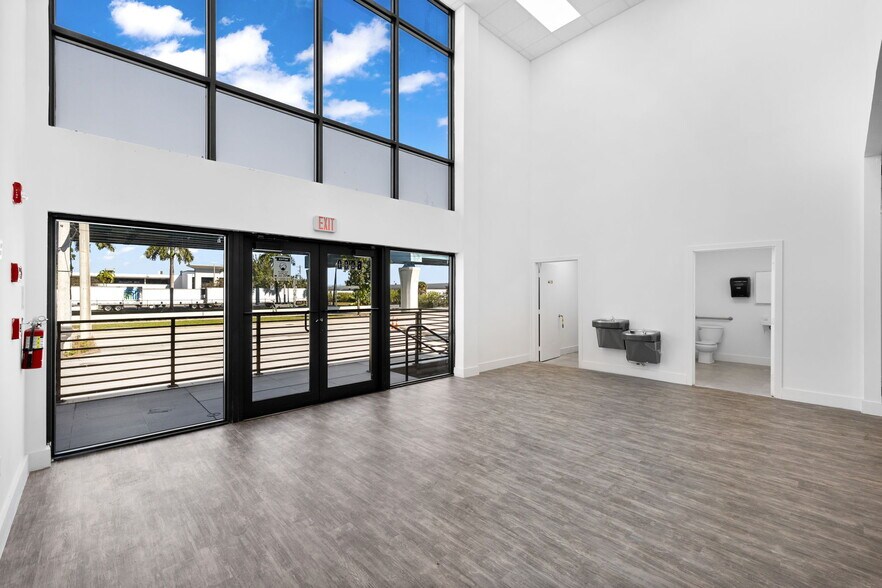 More Photos Of 6960 NW 25th St, Miami Refrigeration Cold Storage For Lease