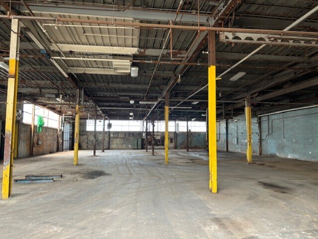 More Photos Of 1088 Ivanhoe Rd, Cleveland Warehouse For Lease