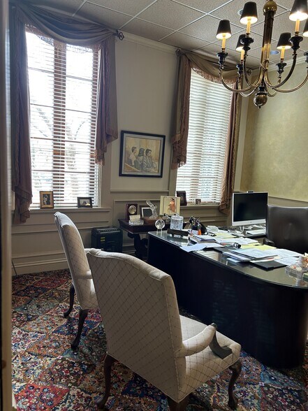 More Photos Of 829 Baronne St, New Orleans Office For Sale