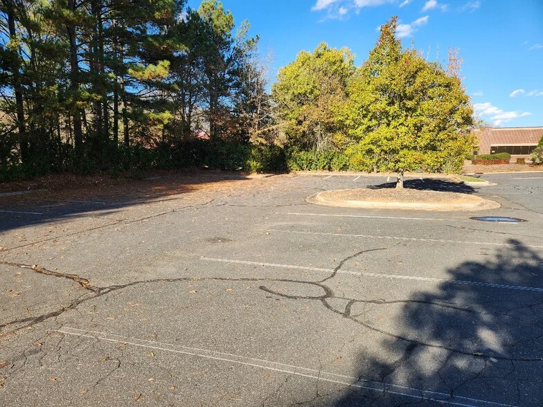 More Photos Of 750 Imperial Ct, Charlotte Distribution For Sale