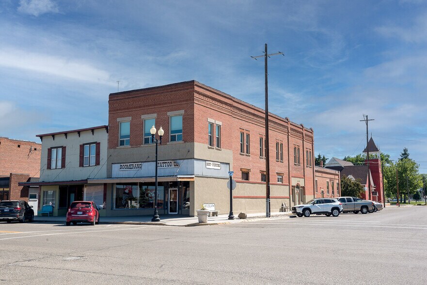 More Photos Of 39 S Main St, Payette Storefront Retail Residential For Lease