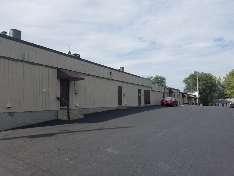 More Photos Of 3707-3721 S Westnedge Ave, Kalamazoo Unknown For Lease