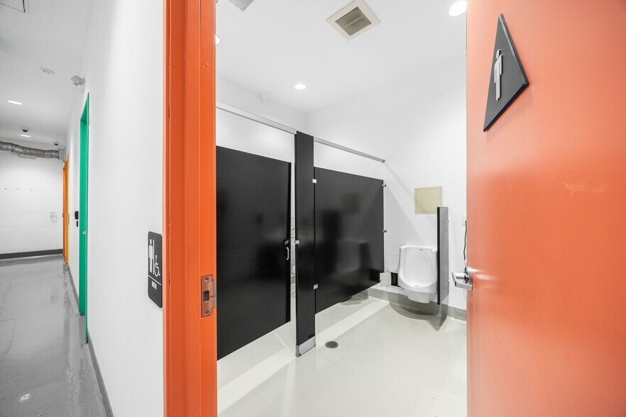 More Photos Of 5524-5536 Satsuma Ave, North Hollywood Food Processing For Sale