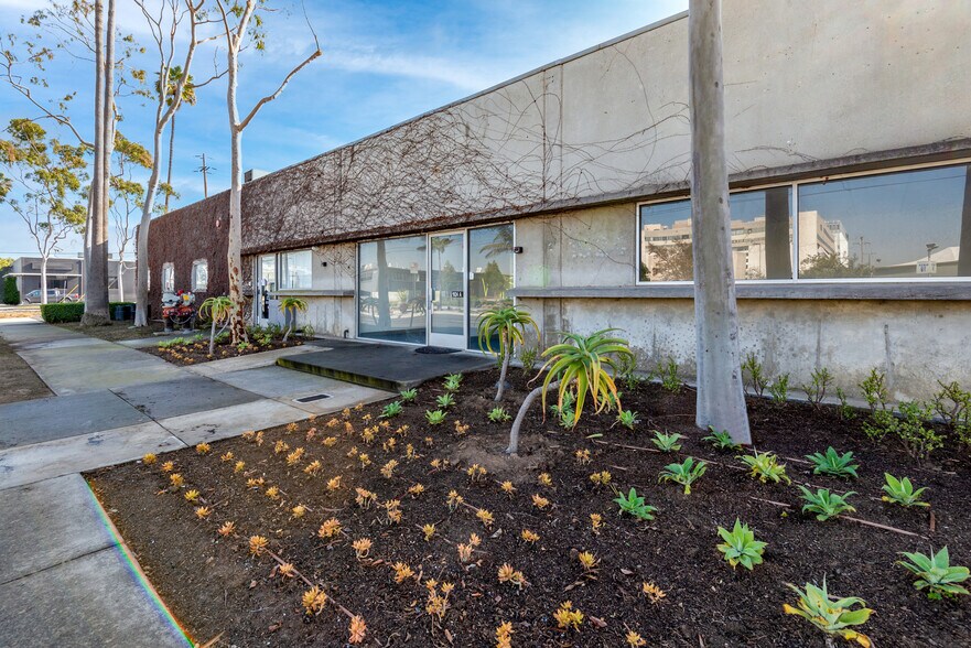 More Photos Of 1924 E Maple Ave, El Segundo Warehouse For Lease