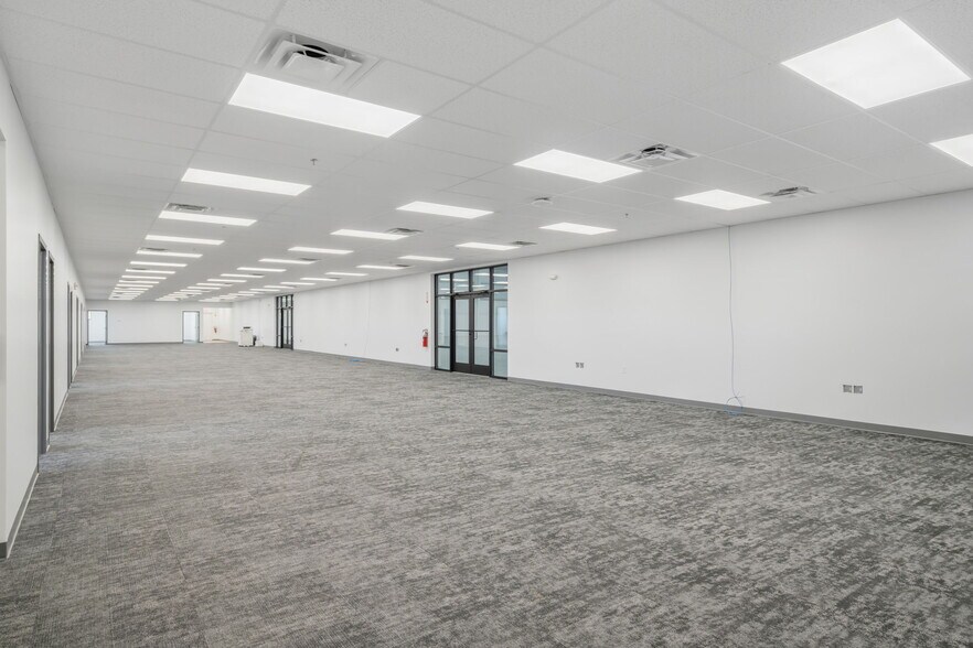 More Photos Of 1295 Huntington Park Dr, Loudon Warehouse For Lease