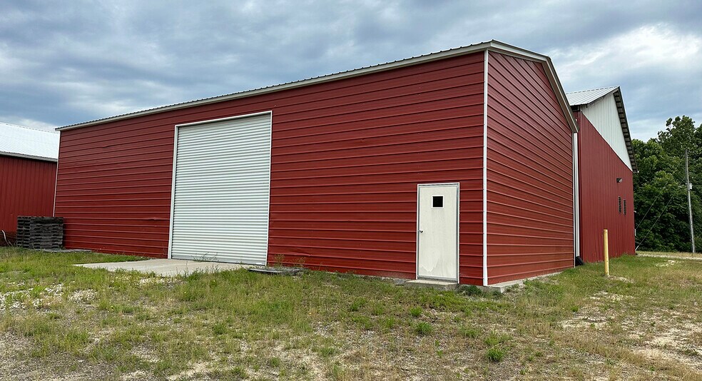 More Photos Of 113 Roundabout Rd, Newtown Industrial For Lease