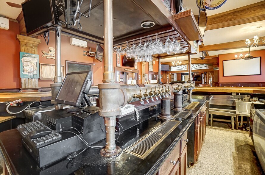 More Photos Of 126 W High St, Springfield Lodge Meeting Hall For Sale