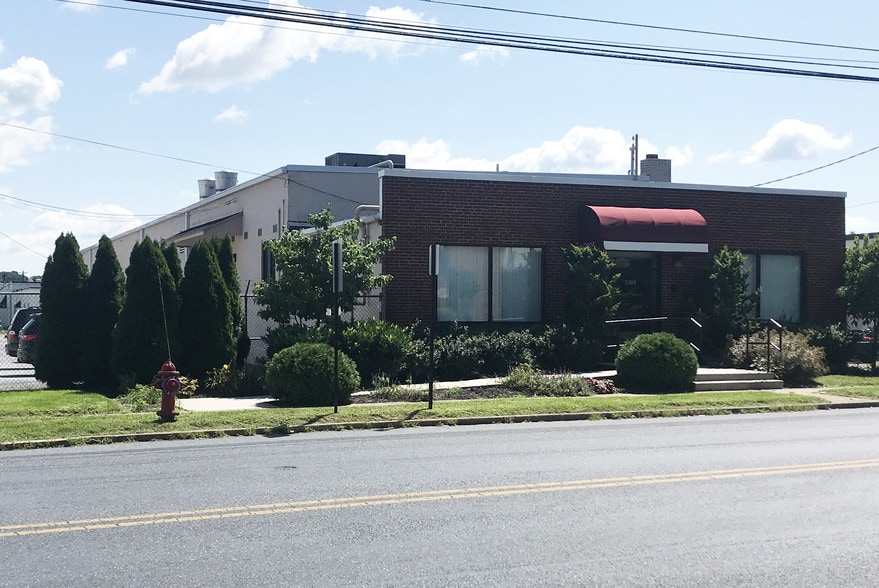 More Photos Of 3305 N 6th St, Harrisburg Light Manufacturing For Lease