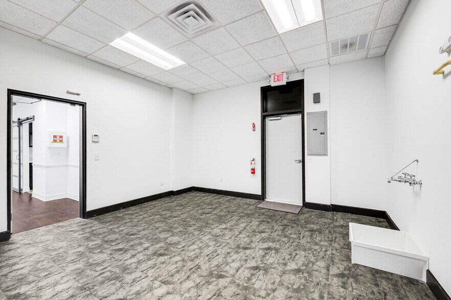 More Photos Of 8991 Daniels Center Dr, Fort Myers Medical For Sale