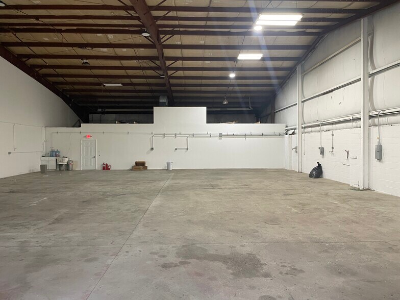 More Photos Of 10809-10823 Plaza Dr, Whitmore Lake Warehouse For Lease