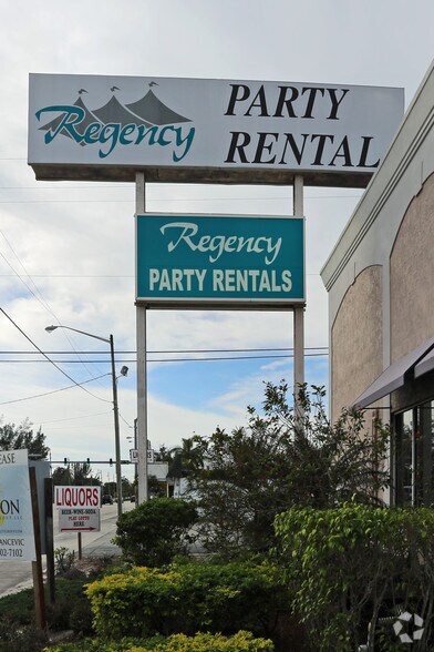 More Photos Of 1195 S Congress Ave, West Palm Beach Showroom For Lease