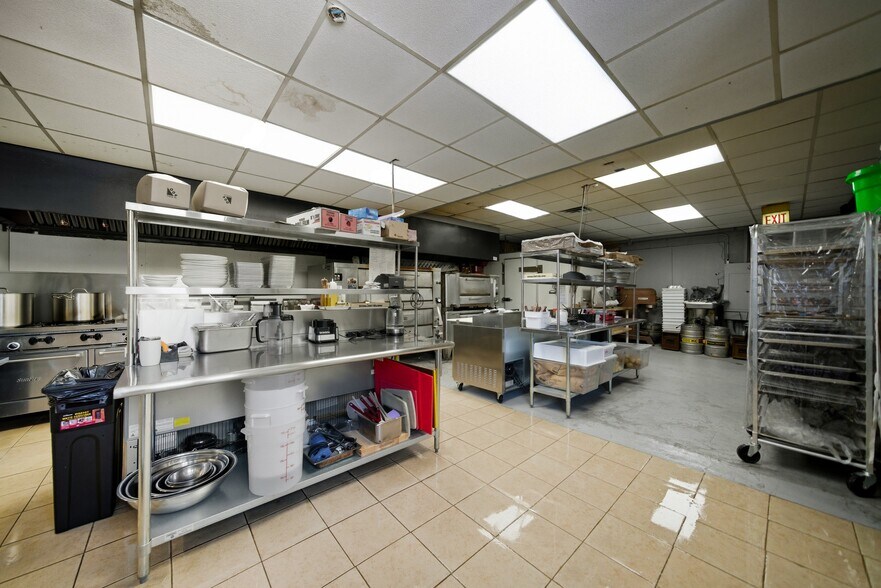 More Photos Of 7455 W Irving Park Rd, Chicago Freestanding For Sale