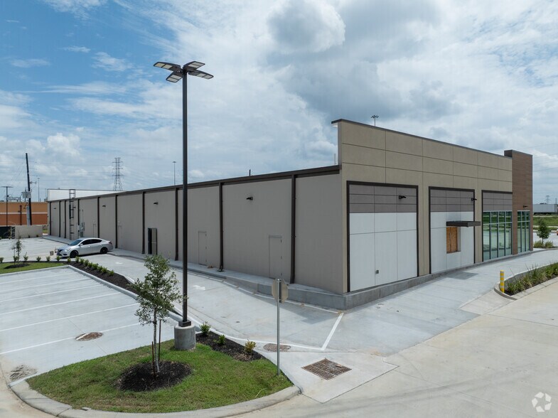 More Photos Of 3349 Grand Pkwy N, Katy Storefront Retail Office For Lease