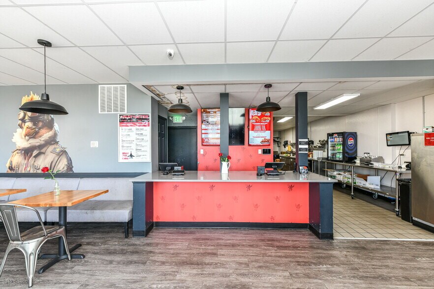 More Photos Of 5527 N Keystone Ave, Indianapolis Restaurant For Sale