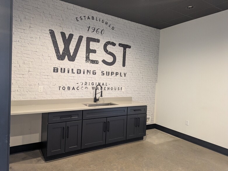 More Photos Of 91 S College St, Statesboro Warehouse For Sale