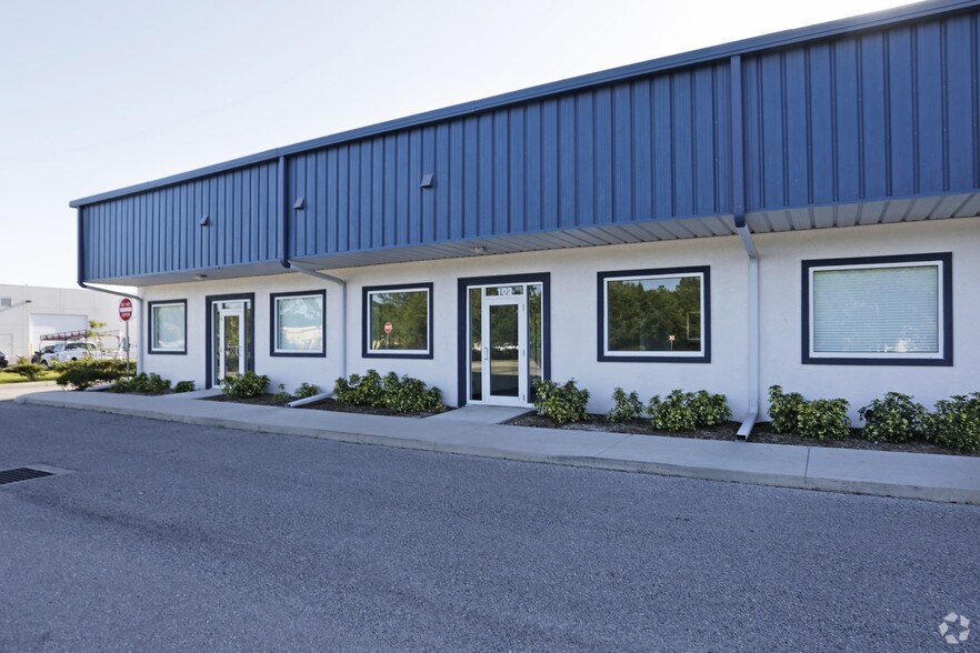 More Photos Of 5103 Lena Rd, Bradenton Light Distribution For Lease