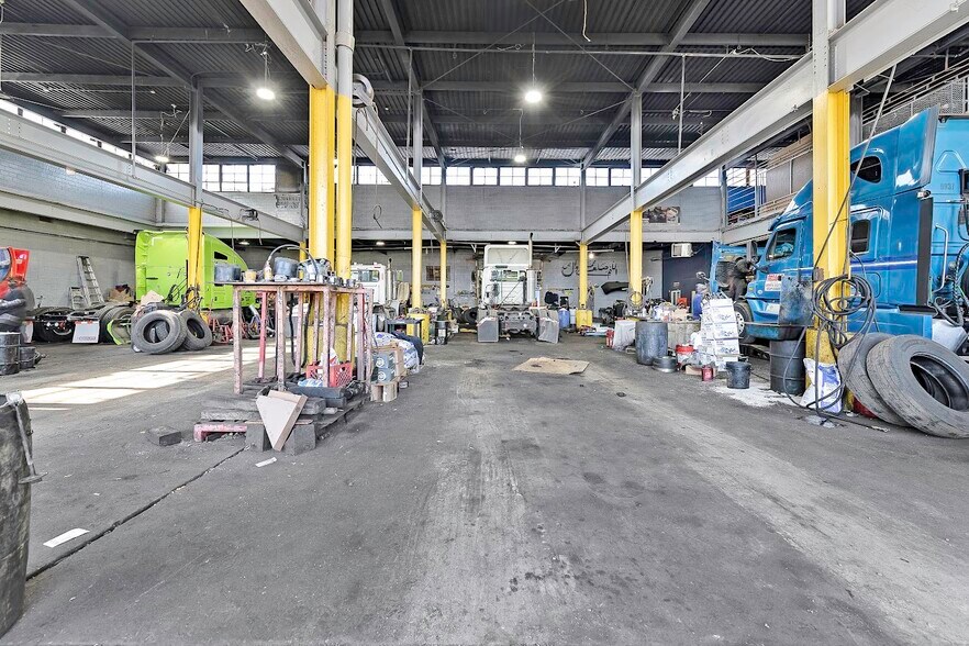 More Photos Of 12280 Burt Rd, Detroit Warehouse For Sale