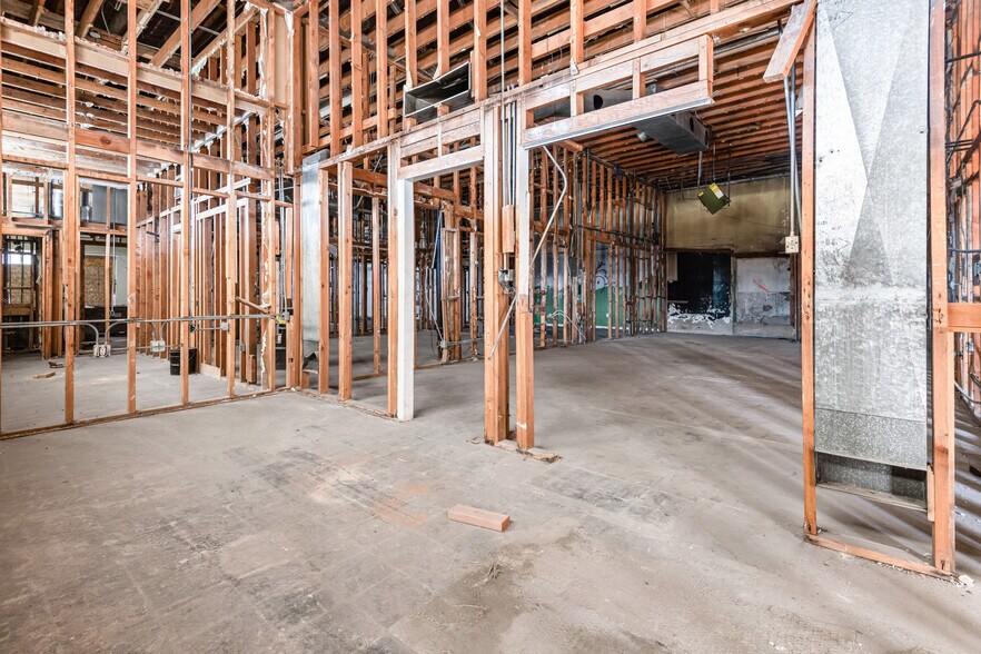 More Photos Of 1580 Washington Blvd, Ogden Storefront For Sale