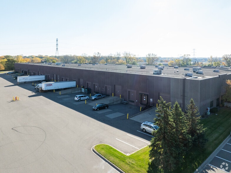 More Photos Of 601 Campus Dr, New Brighton Manufacturing For Lease