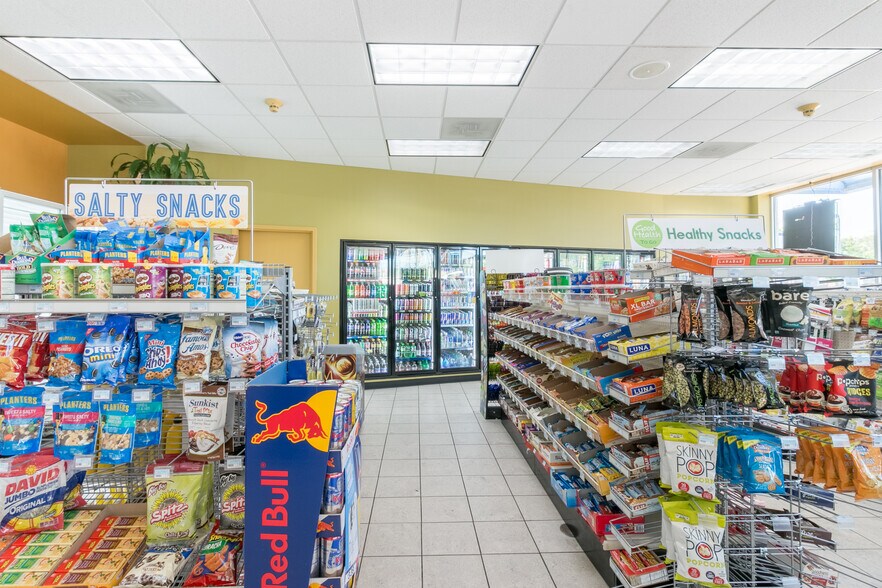 More Photos Of 337 W Irving Park Rd, Wood Dale Service Station For Sale