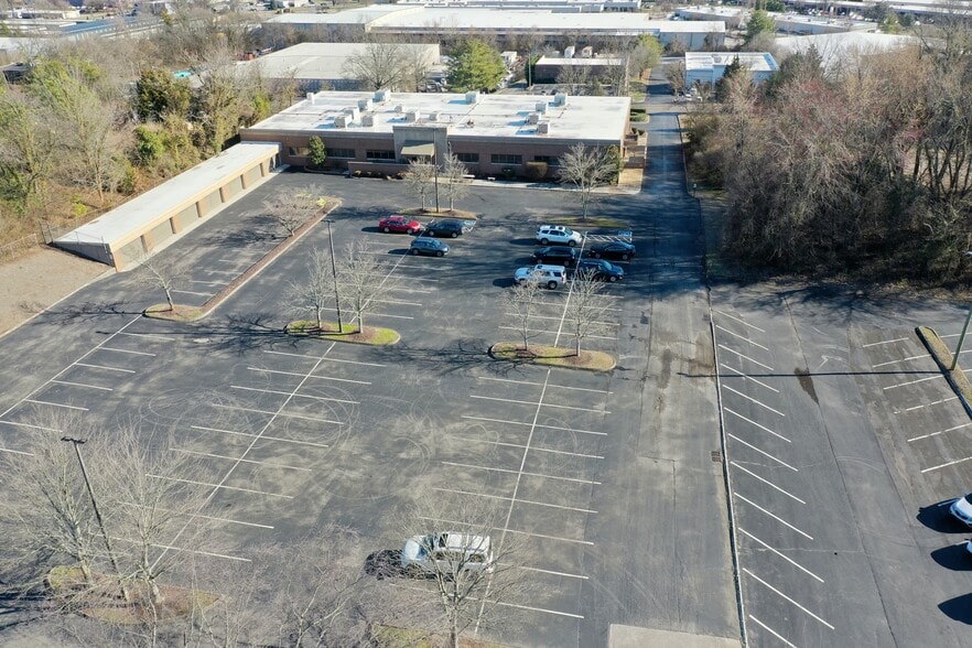 More Photos Of 6501 Deane Hill Dr, Knoxville Office For Sale