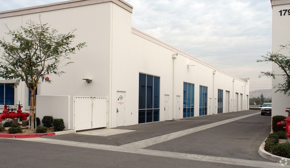 More Photos Of 1780 Town & Country Dr, Norco Manufacturing For Lease