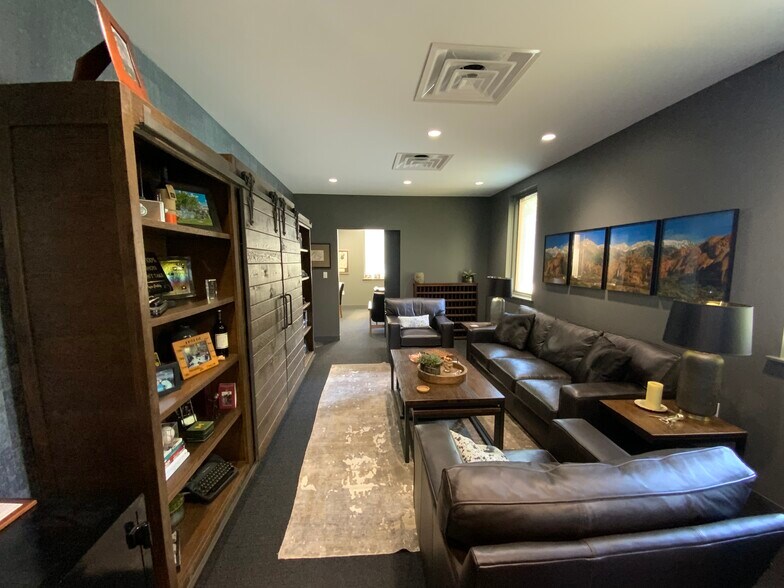 More Photos Of 3436-3500 Granite Cir, Toledo Medical For Lease