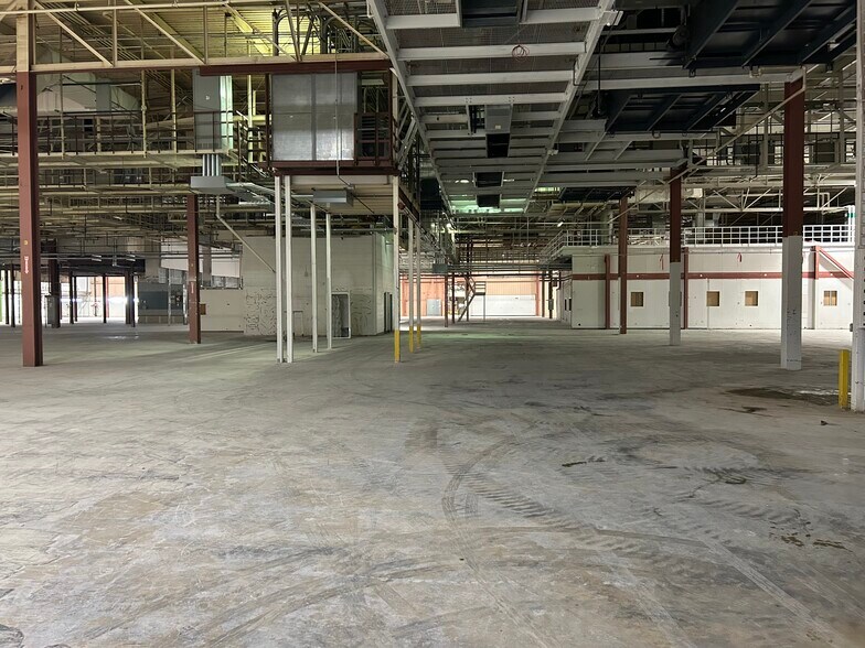 More Photos Of 10321 W Reno Ave, Oklahoma City Manufacturing For Sale