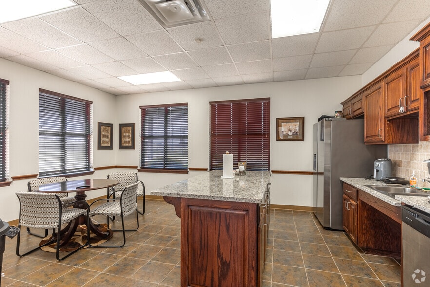 More Photos Of 851 W Harrison Rd, Longview Service For Sale