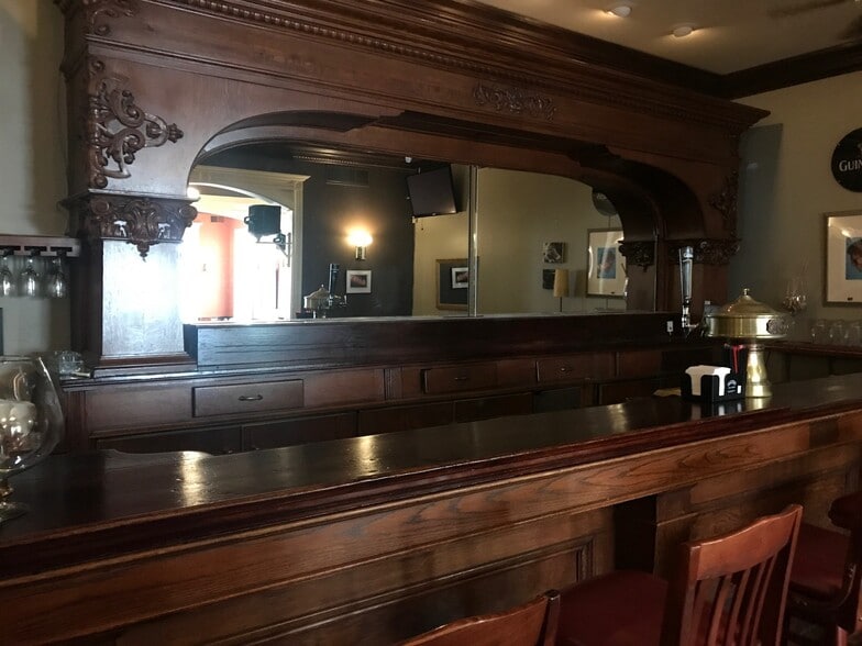 More Photos Of 2651 W Jefferson, Trenton Restaurant For Lease