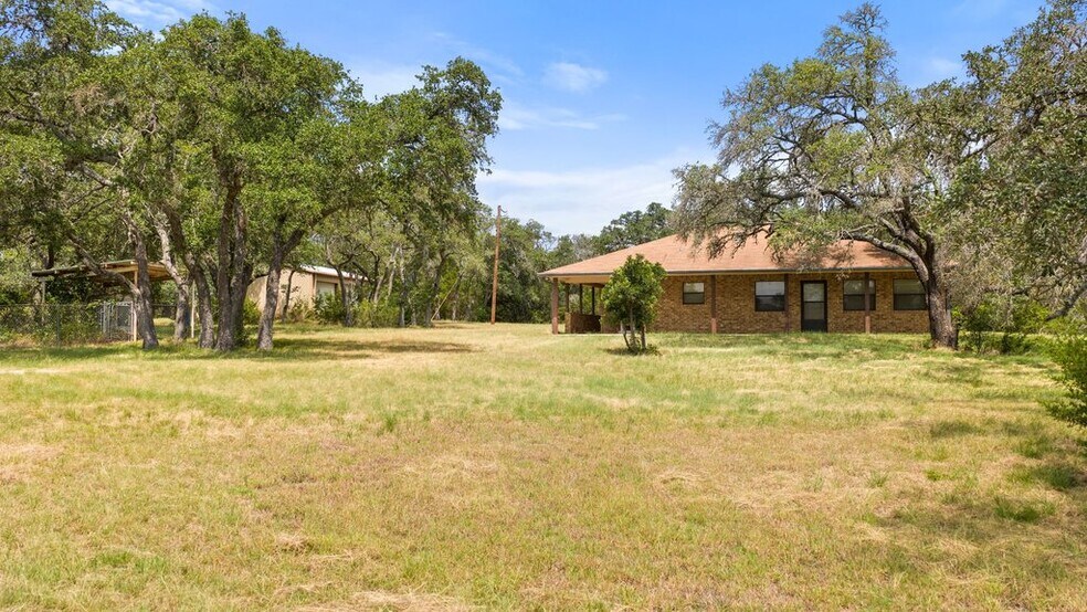 More Photos Of 1984 Grape Creek rd, Fredericksburg Specialty For Sale