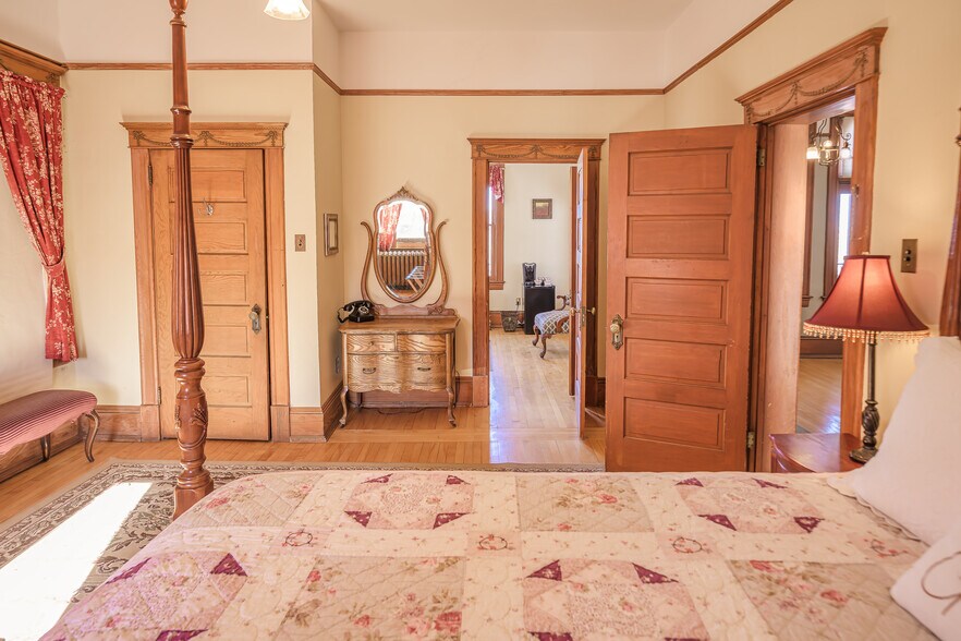 More Photos Of 310 E 2nd St, Trinidad Hospitality For Sale