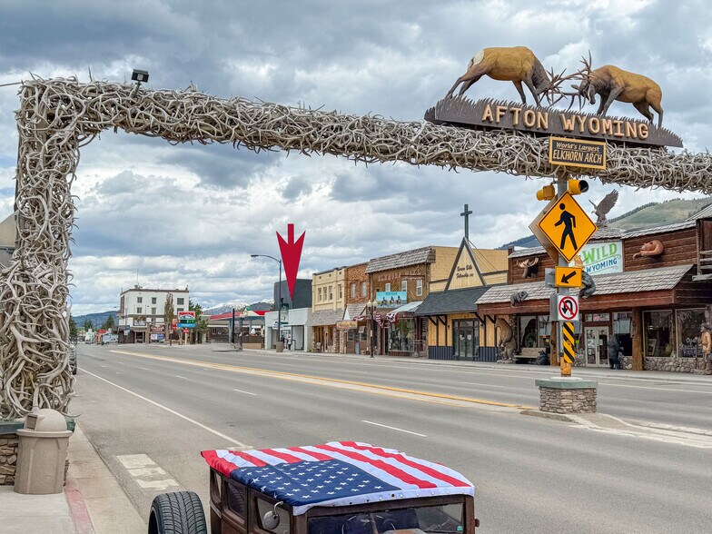 More Photos Of 419 Washington St, Afton Storefront Retail Office For Lease
