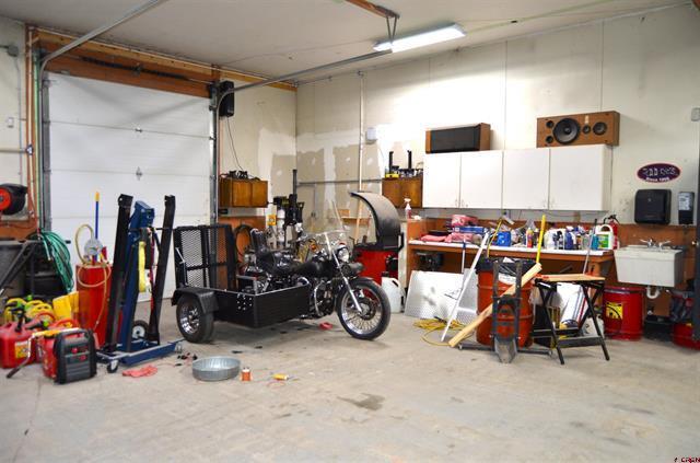 More Photos Of 1520 Bluff St, Delta Showroom For Sale