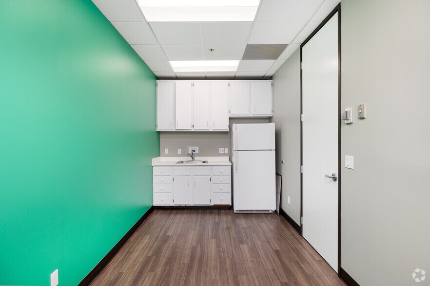 More Photos Of 6404 Wilshire Blvd, Los Angeles Medical For Lease