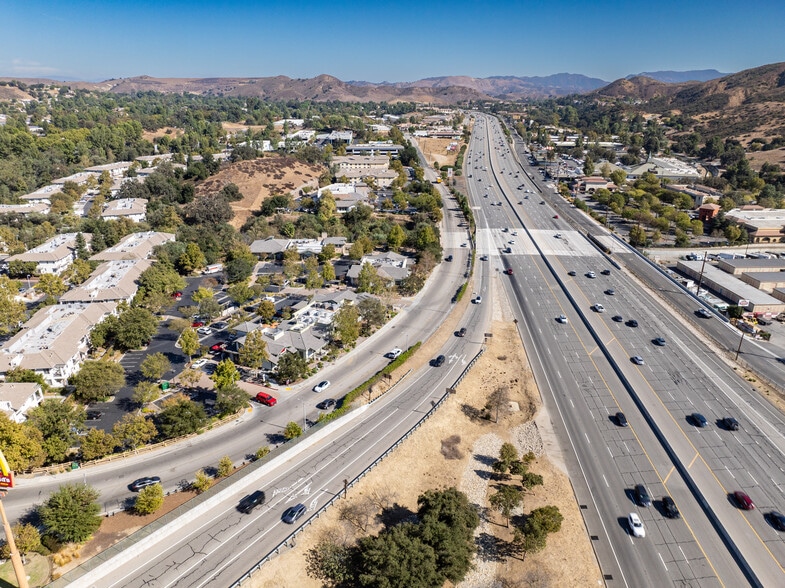 More Photos Of 29105-29125 Canwood St, Agoura Hills Restaurant For Lease