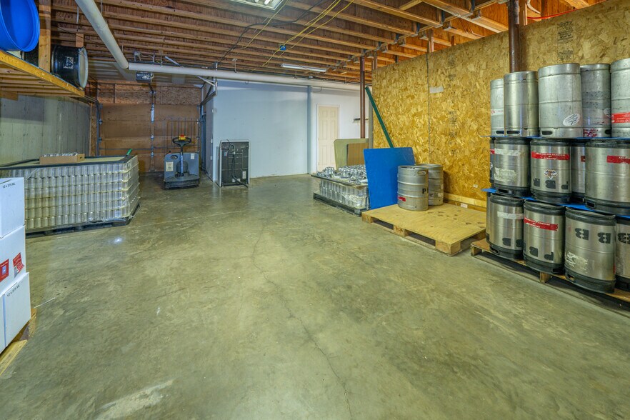 More Photos Of 279 S Main St, Winterport Winery Vineyard For Sale