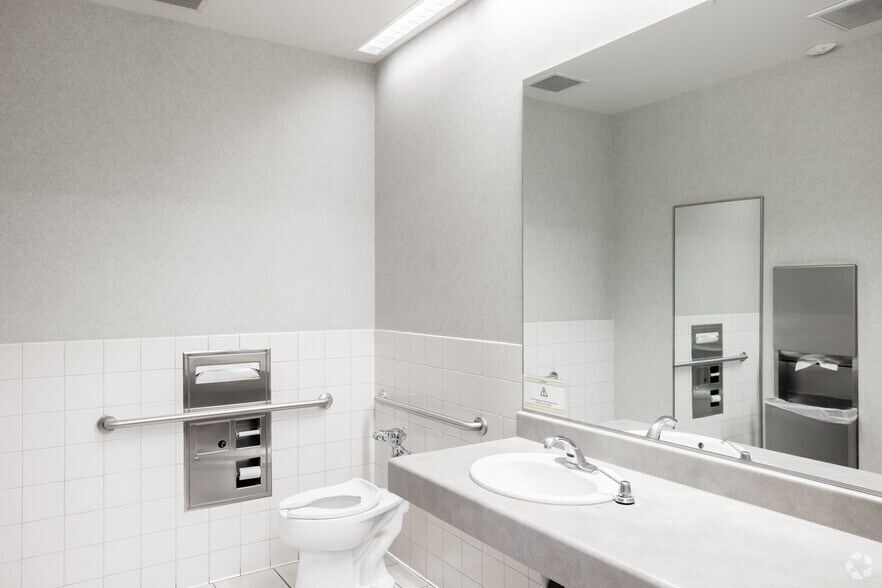 More Photos Of 915 W Imperial Hwy, Brea Unknown For Lease