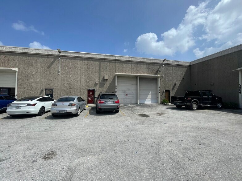 More Photos Of 5512 NW 161st St, Miami Lakes Warehouse For Lease