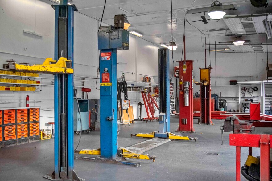 More Photos Of 53 Estrada Rd, Central Valley Warehouse For Lease