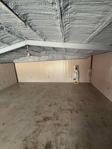 More Photos Of 4235 FM 78, McQueeney Flex For Lease