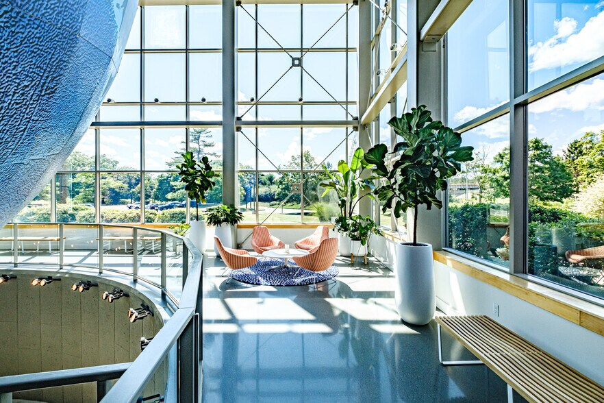 More Photos Of 2 Delorme Dr, Yarmouth Flex For Sale