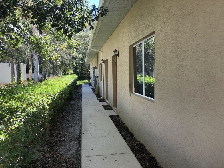 More Photos Of 2940-2946 University Pky, Sarasota Office For Lease