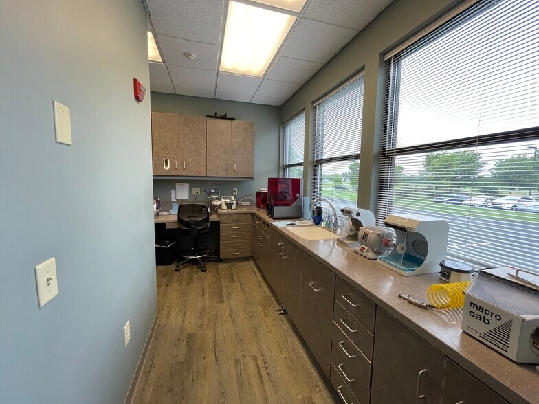 More Photos Of 10401 Sawmill Pky, Powell Medical For Lease