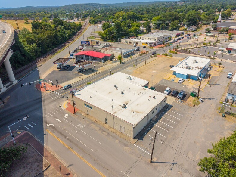 More Photos Of 3306-3308 Pike Ave, North Little Rock Storefront For Sale